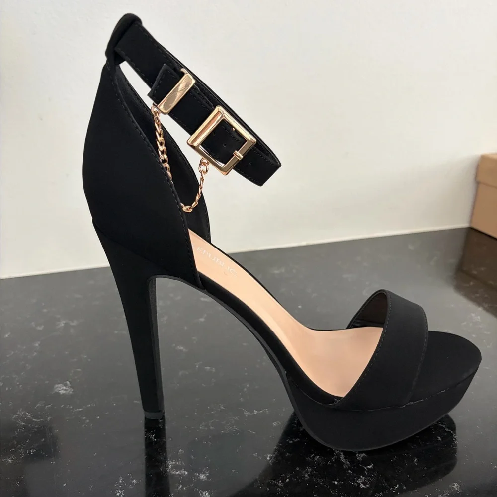 BRAND NEW Women's Black Ankle-Strap Platform Heels with Gold Accent - Picture 1 of 3